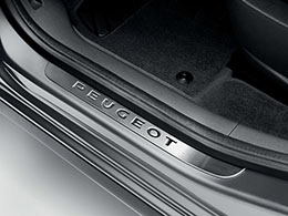 PEUGEOT PEUGEOT 2008 SUV Door sill trims (Backlit) // Front