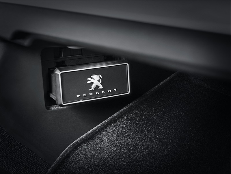 PEUGEOT PEUGEOT 5008 SUV Refill for air freshener diffuser built into glove compartment